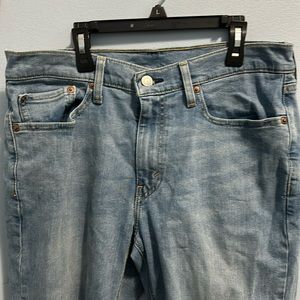 Men’s athletic cut jeans